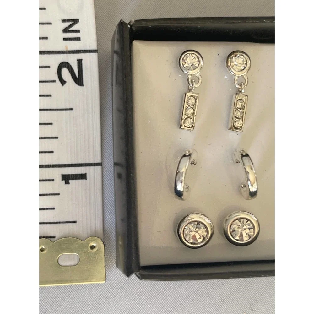 4 pairs of silver tone and‎ rhinestone earrings NIB